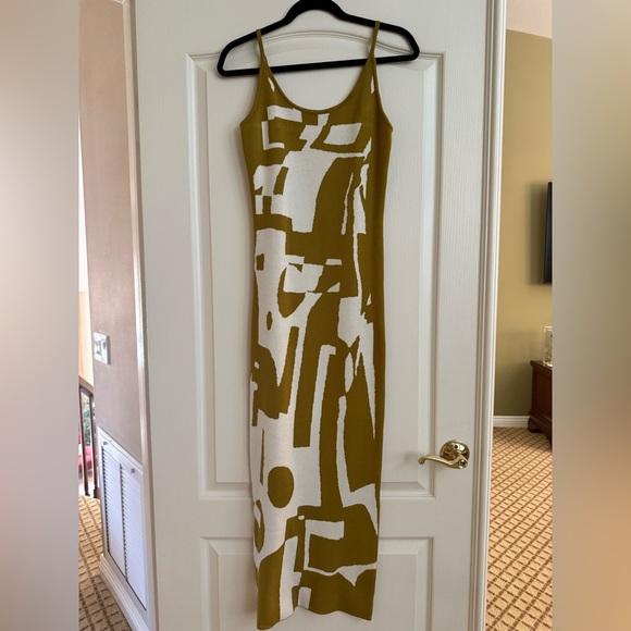 NWOT - Abstract Patterned Maxi Dress - Picture 4 of 5
